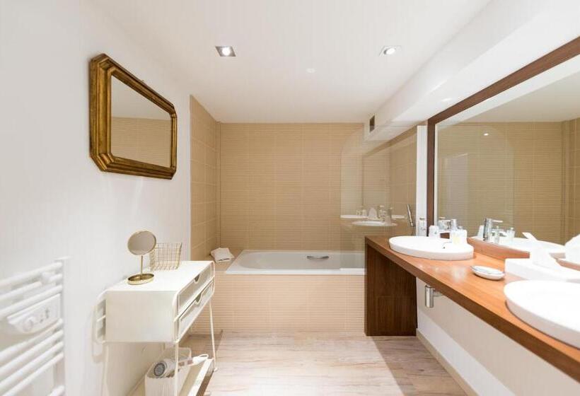 جناح جونيور, Hôtel La Jetée