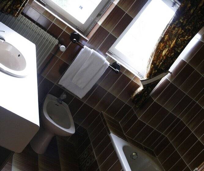 Номер Стандарт в Мансарде, Hôtel Majuscule