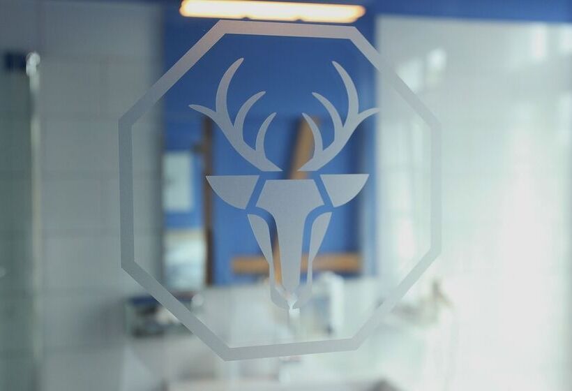 주니어 스위트, Achtender