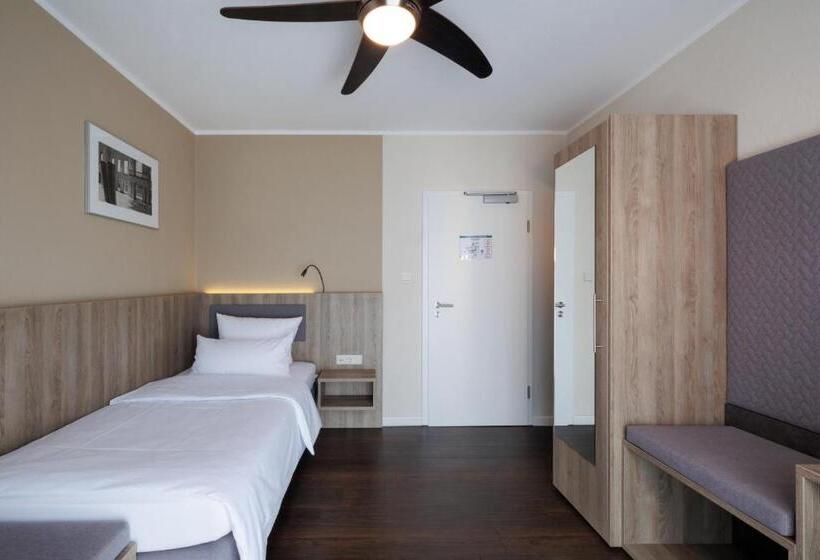 Quarto Estandar Individual, Jellentrup   Adults Only