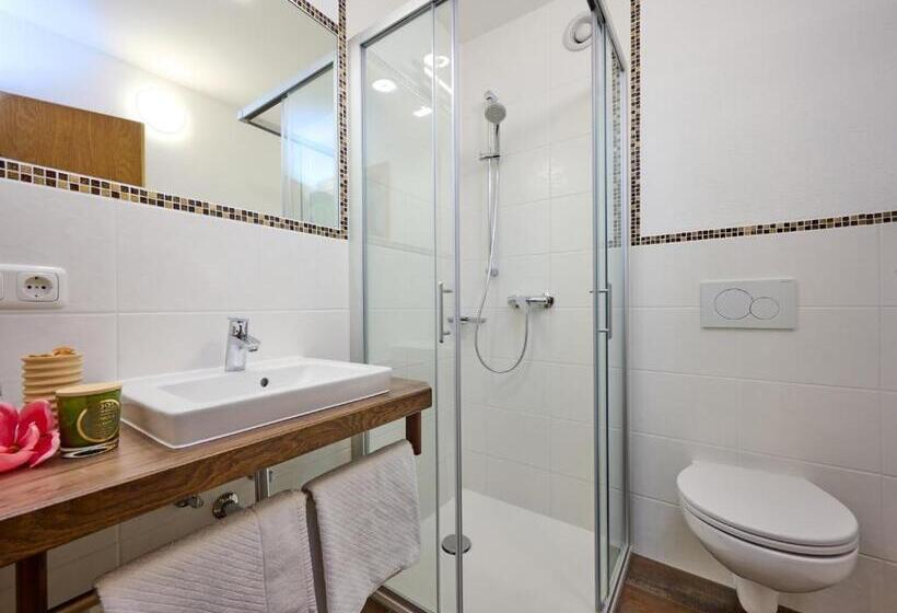 Номер Стандарт, Bichlhof