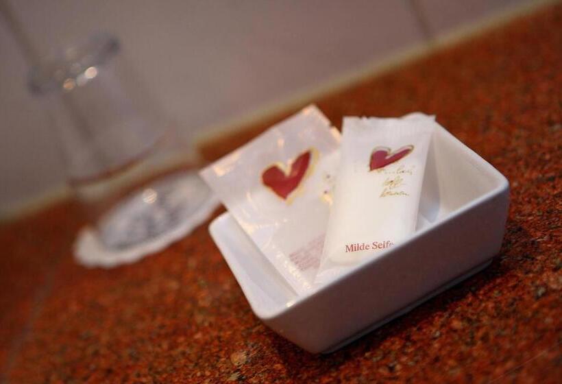 Классический Номер, Restaurant Wanders