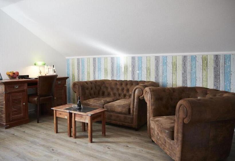 Полулюкс, Bernstein Hotel Bootshaus