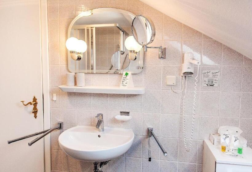 Полулюкс, Bernstein Hotel Bootshaus