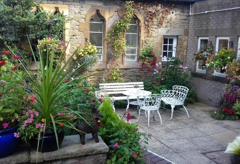 חדר סטנדרט יחיד מותאם לאדם עם מוגבלויות, Ludlow Mascall Centre