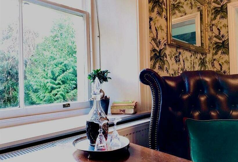 Номер Стандарт, West Layton Manor