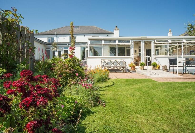 Номер Стандарт, Chillington House