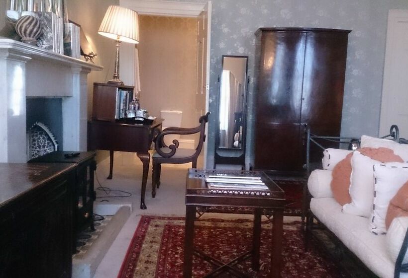 اتاق پرمیوم, The Townhouse