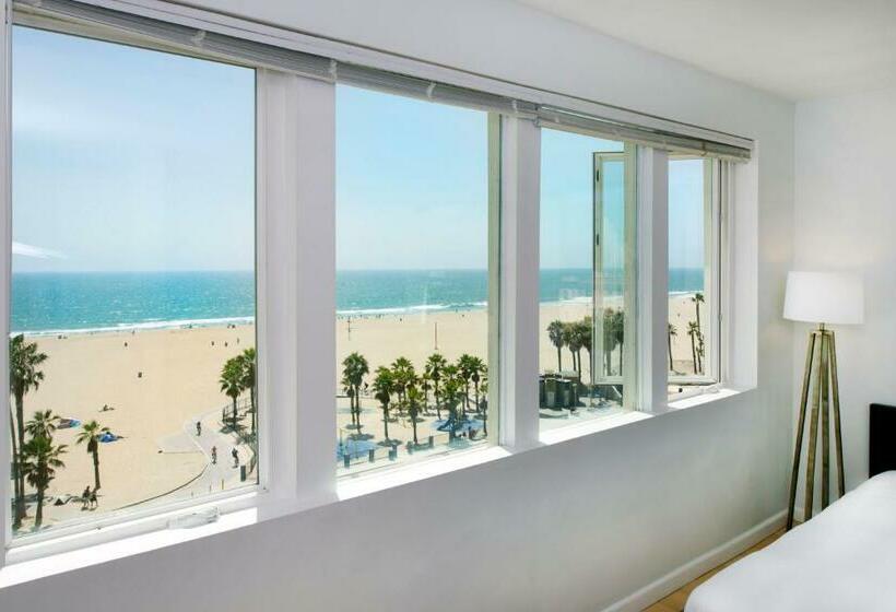 استودیوی استاندارد با چشم‌انداز دریا, Air Venice On The Beach