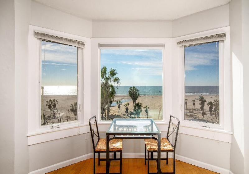 استودیوی استاندارد با چشم‌انداز دریا, Air Venice On The Beach