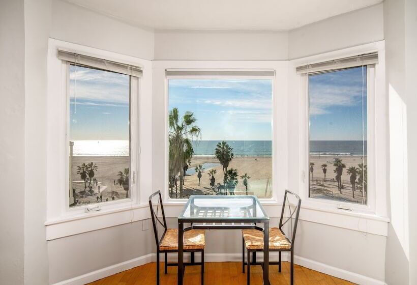 استودیوی استاندارد با چشم‌انداز دریا, Air Venice On The Beach