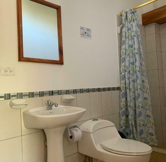 Номер Стандарт Двуспальная Кровать, Hostal White House Galapagos