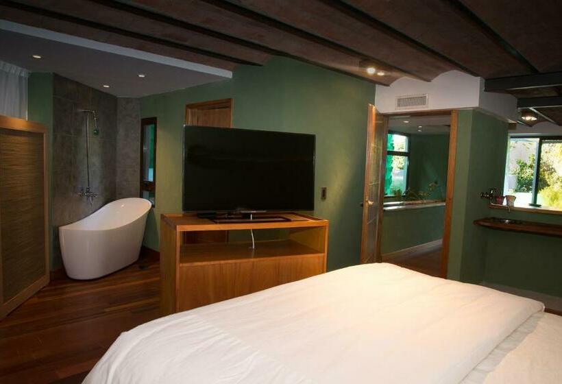 Люкс Мастер, Aguará Hotel & Spa