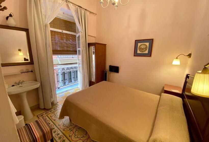 Quarto Estandar Banheiro Compartilhado, Pensión España