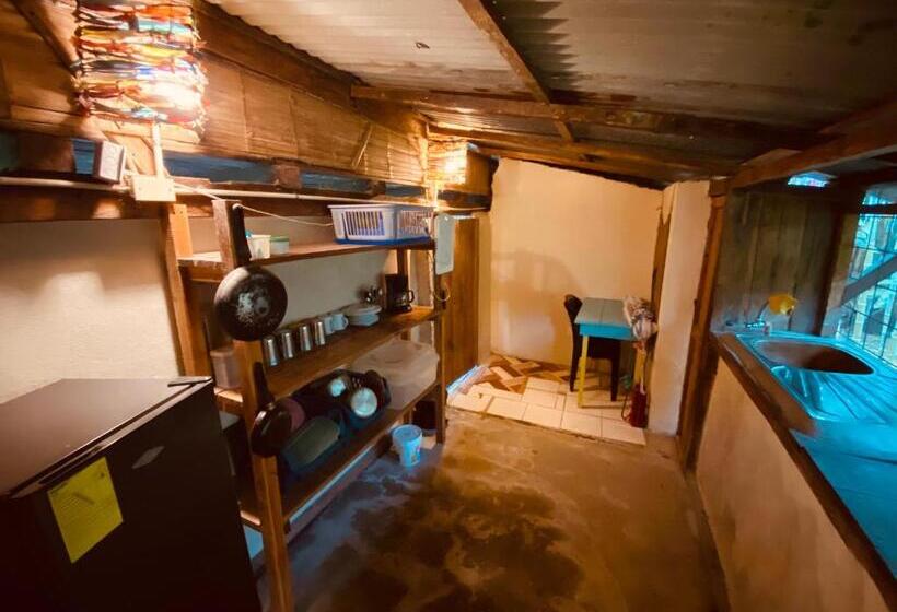 Семейное Бунгало, The Mudhouse Hostel Mompiche