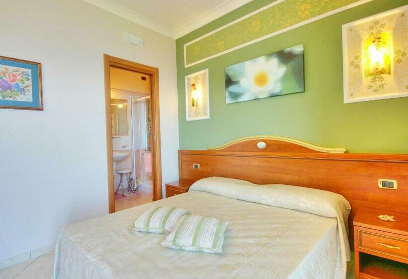 اتاق استاندارد با بالکن و چشم‌انداز دریا, B&b Il Pavone