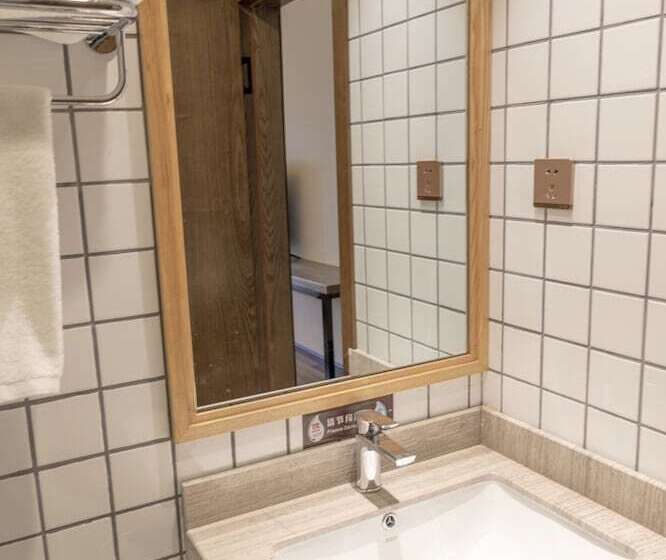 Номер Deluxe, The Hump Hostel