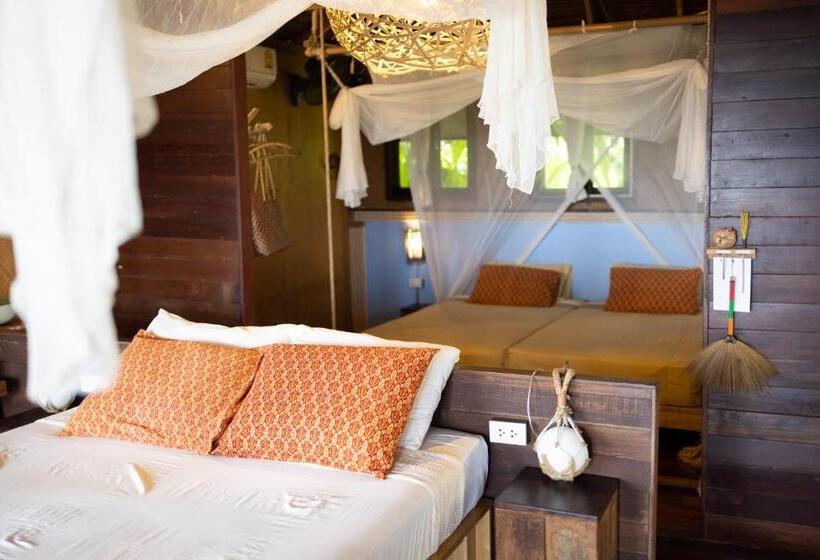 اتاق استاندارد چهار تخته با چشم‌انداز دریا, Coco Cottage Resort