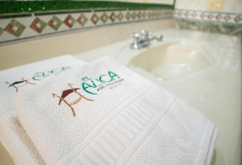 غرفة قياسية ثلاثية, El Auca