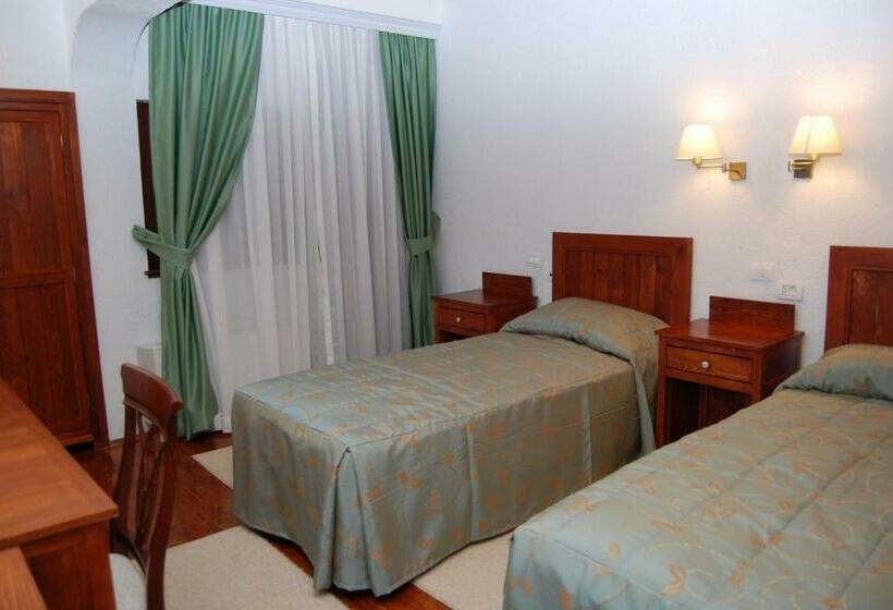 اتاق استاندارد با بالکن, Popova Kula Hotel & Winery