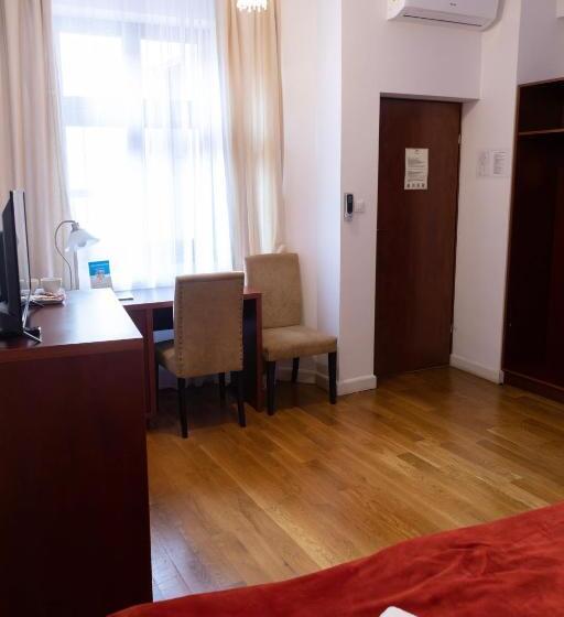 اتاق لوکس, Gołębia 8 Residence