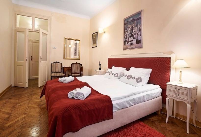 استودیوی سوپریور, Gołębia 8 Residence