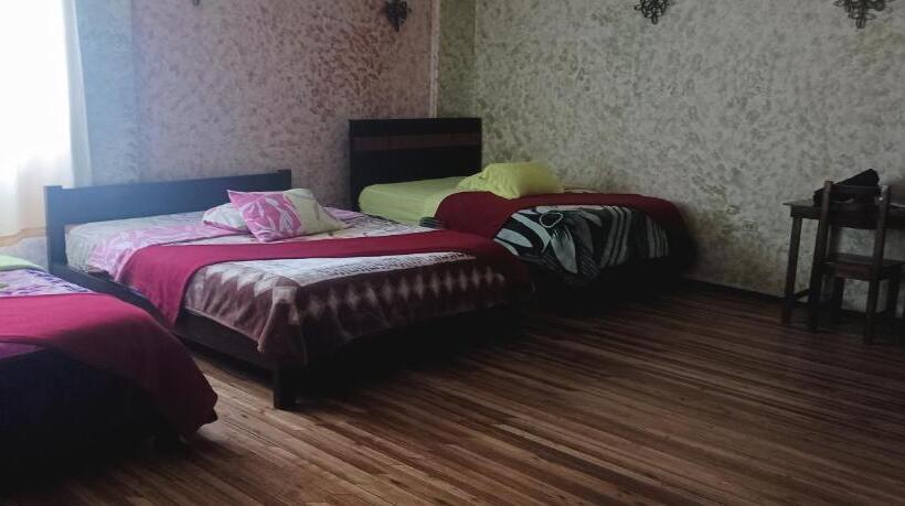 패밀리 룸, La Perla Cuencana Hostal