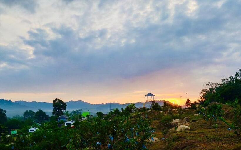 اتاق لوکس با تخت بزرگ, Durian Ecolodge