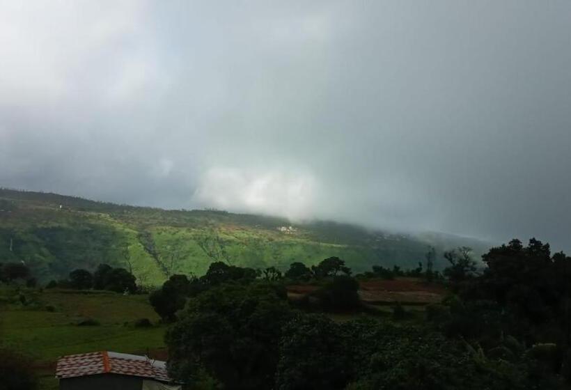 اتاق استاندارد, Sahyadri Stud Farm And Resort
