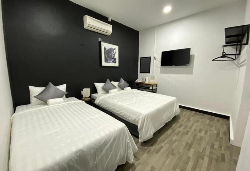 Семейный Номер, The Sky Inn
