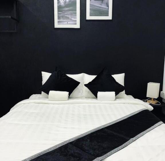 Номер Стандарт с Балконом, The Sky Inn