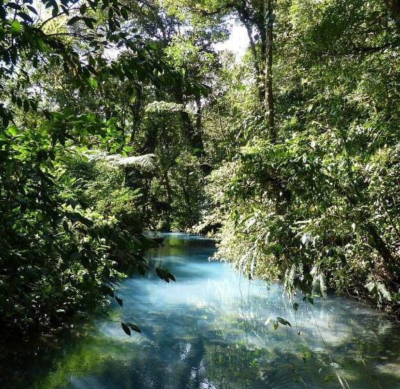 家庭间, Cabinas Río Frío