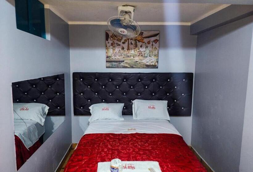 اتاق استاندارد یک نفره, Hostal Paris