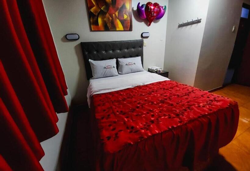 سوییت, Hostal Paris