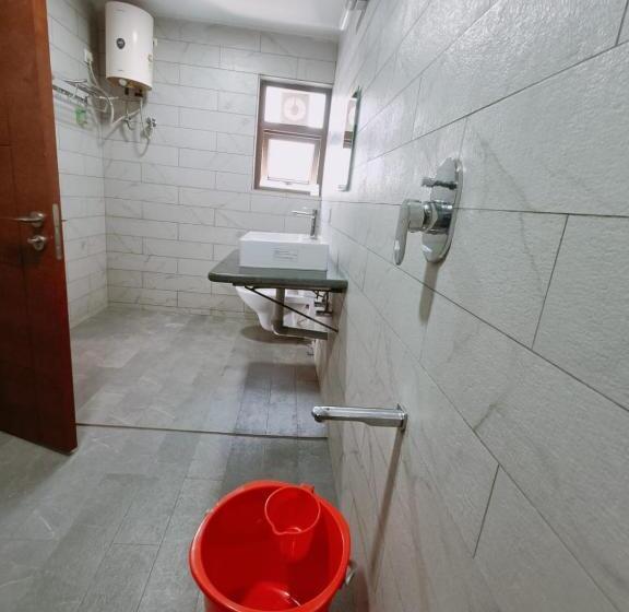 سوییت با چشم‌انداز کوه, Rs Family Stay