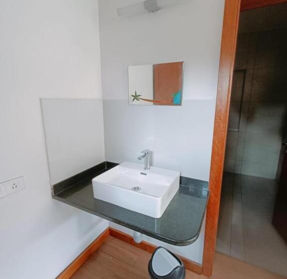 اتاق استاندارد با چشم‌انداز کوهستان, Rs Family Stay