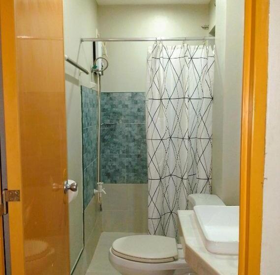 Трехместный Номер Классика, Felli`s Guest House