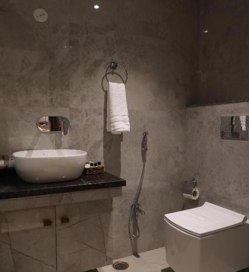 سوئیت با وان آب گرم, Ramta Continental