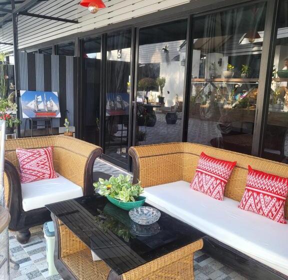 اتاق لوکس با بالکن, River Pool Villa