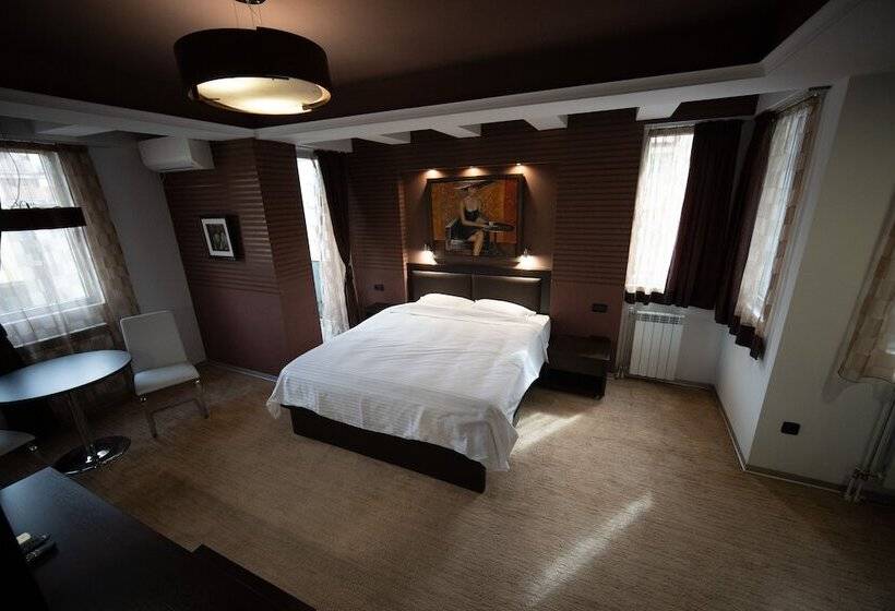 اتاق سوپریور, Sienna Apartments