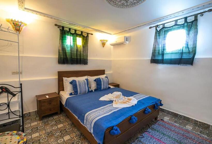 اتاق لوکس سه تخته, Riad Fes Lile