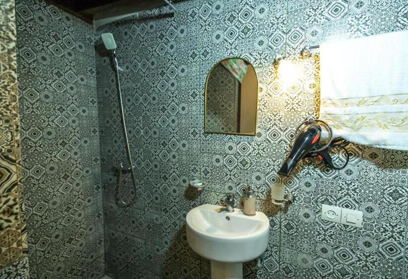 اتاق اکونومی, Riad Fes Lile