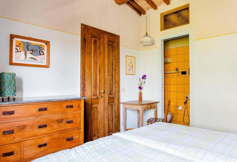 Номер Стандарт, Private Room With Own Bathroom At Podere Noceto