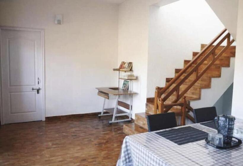 带2个卧室的别墅, Nivi Home Stay