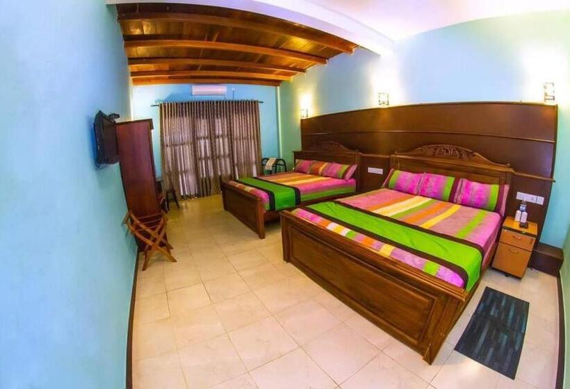 Семейный Номер, Kosgahadolaella Green Resort