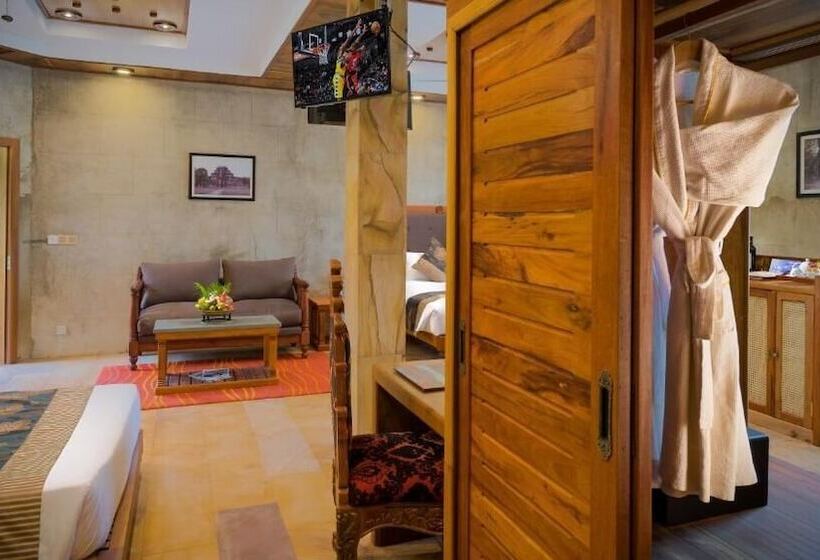 سوییت, Model Temple Resort & Spa