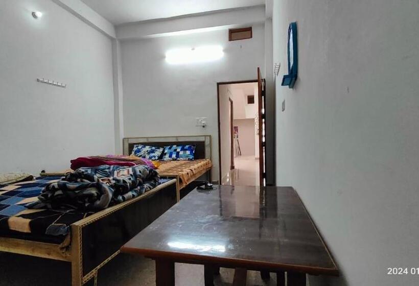 Quarto Familiar, Gopal Sadan 2