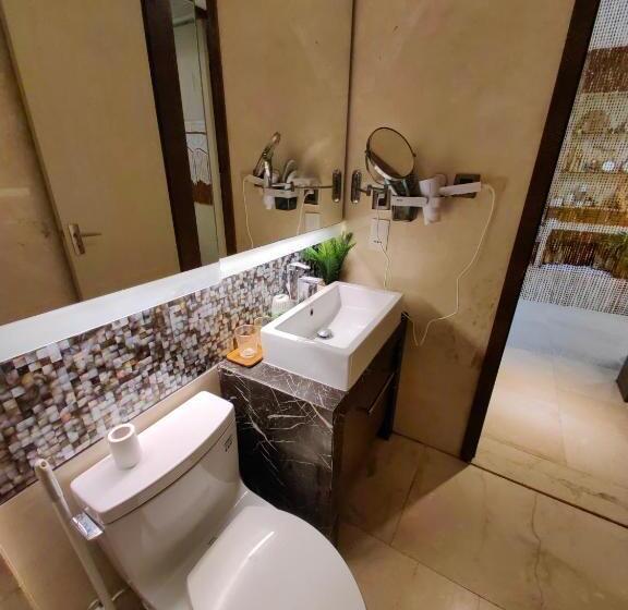 Apartamento 2 Dormitórios, 邻致公寓东站中汇店