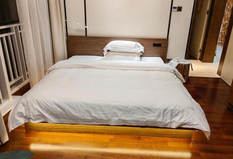 Apartamento 2 Dormitórios, 邻致公寓东站中汇店