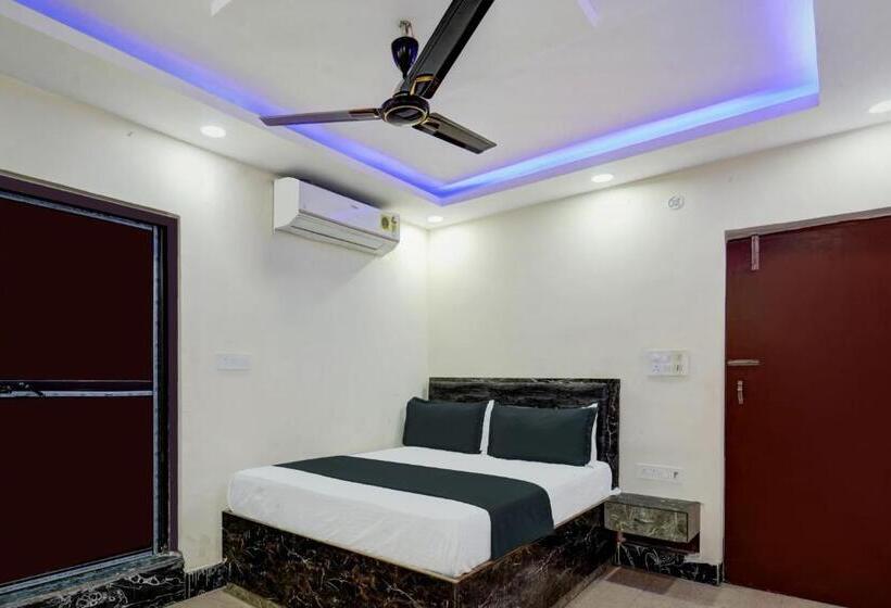 三人经典房间, Oyo Gajraj Banquet Hall Guest House